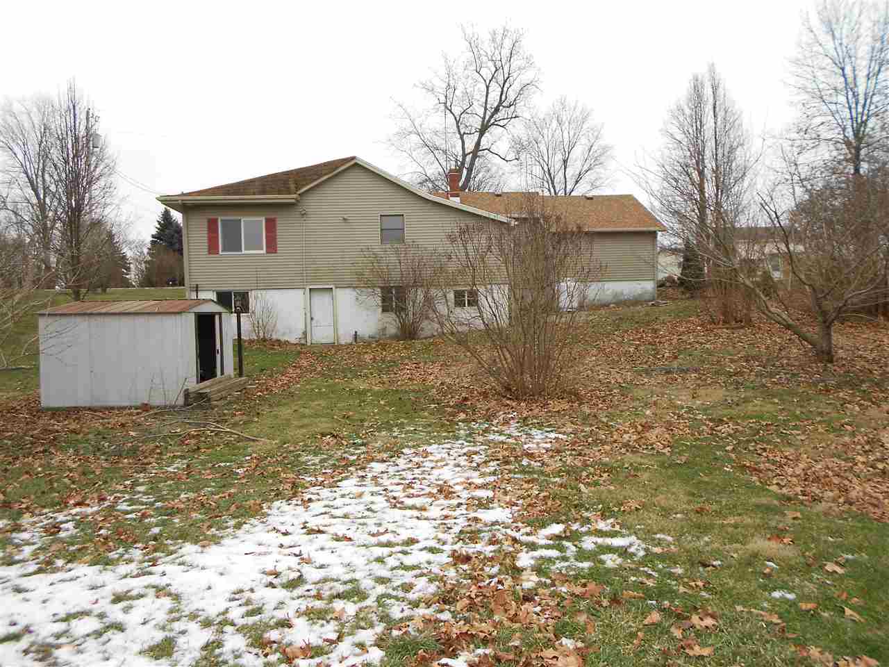 213 W Main St, Larwill, IN 46764 photo 3