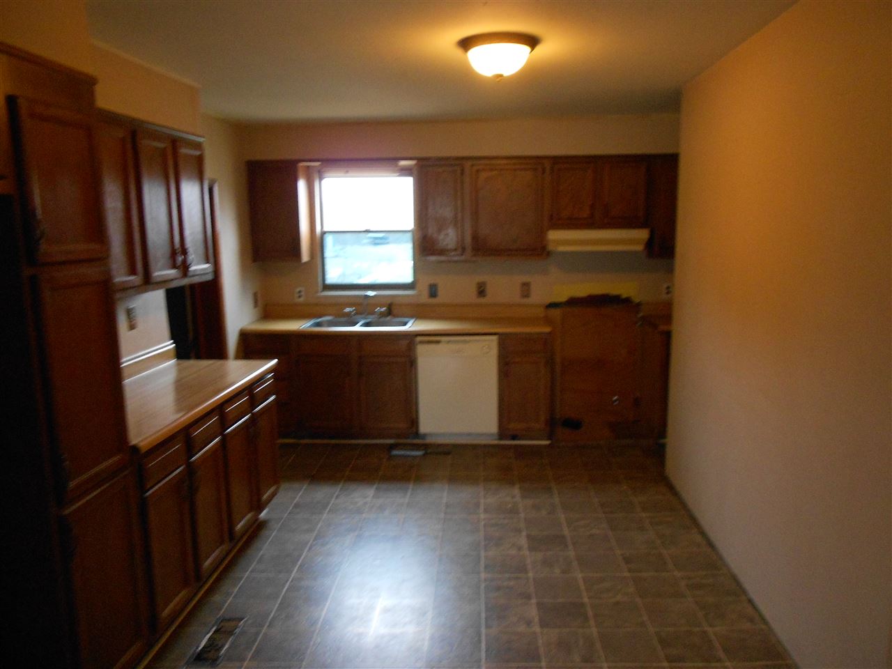 213 W Main St, Larwill, IN 46764 photo 5