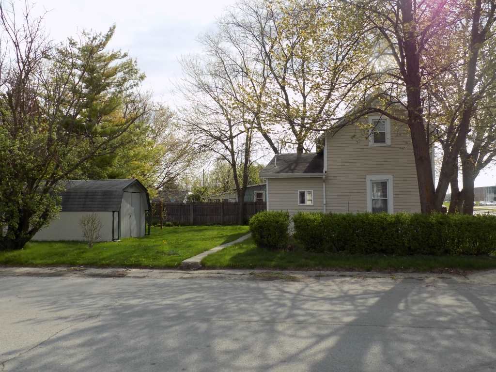 203 E Spring St, Bluffton, IN 46714 photo 1