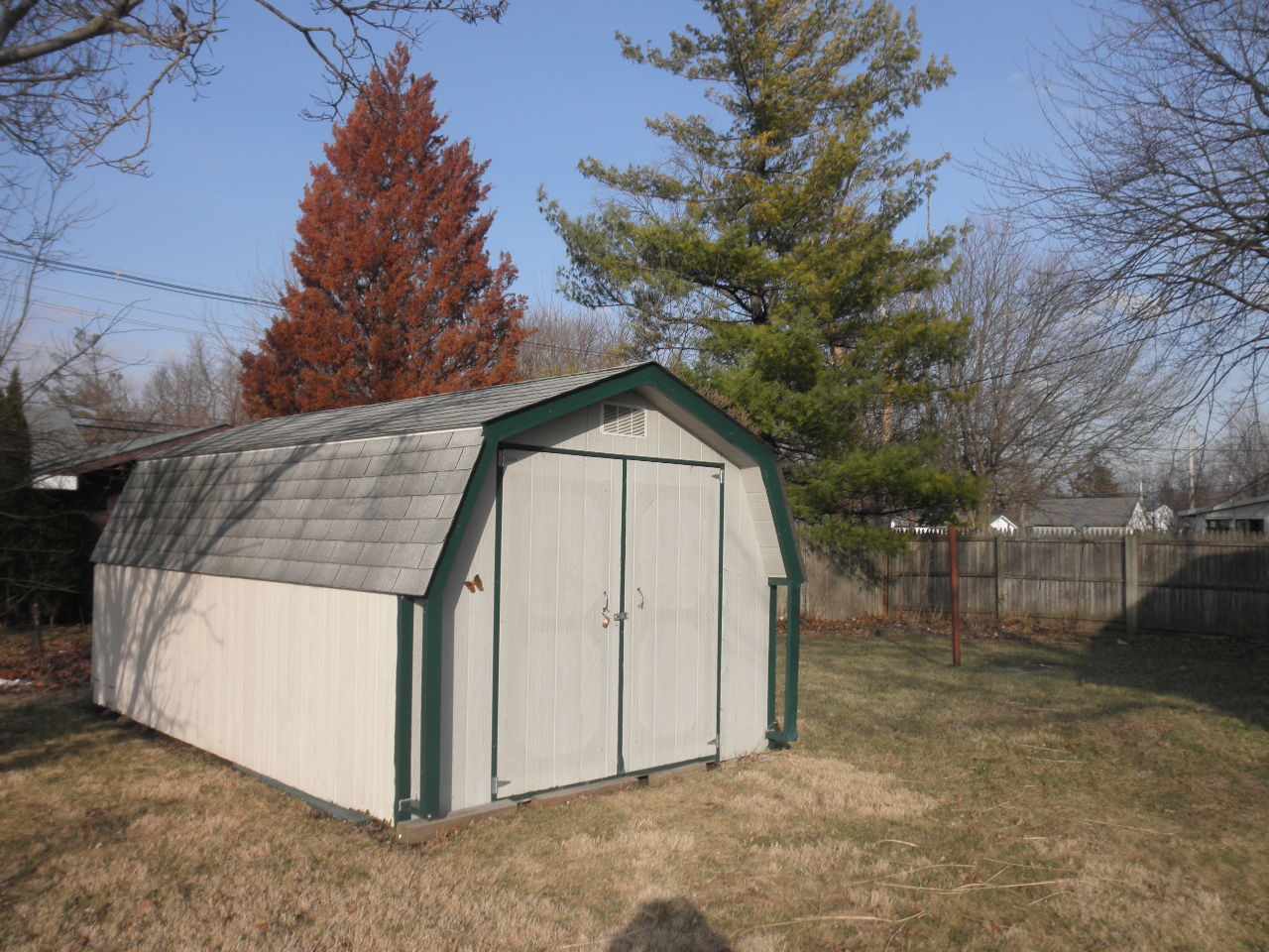 203 E Spring St, Bluffton, IN 46714 photo 2