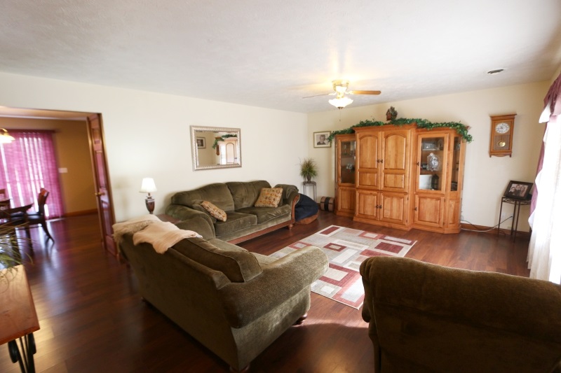 622 E 22nd, Ferdinand, IN 47532 photo 2