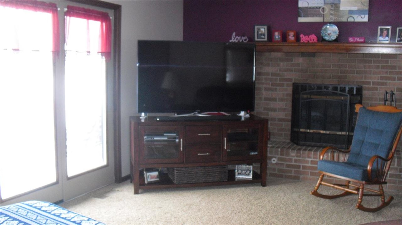4527 E Fox Run Dr, Syracuse, IN 46567 photo 3