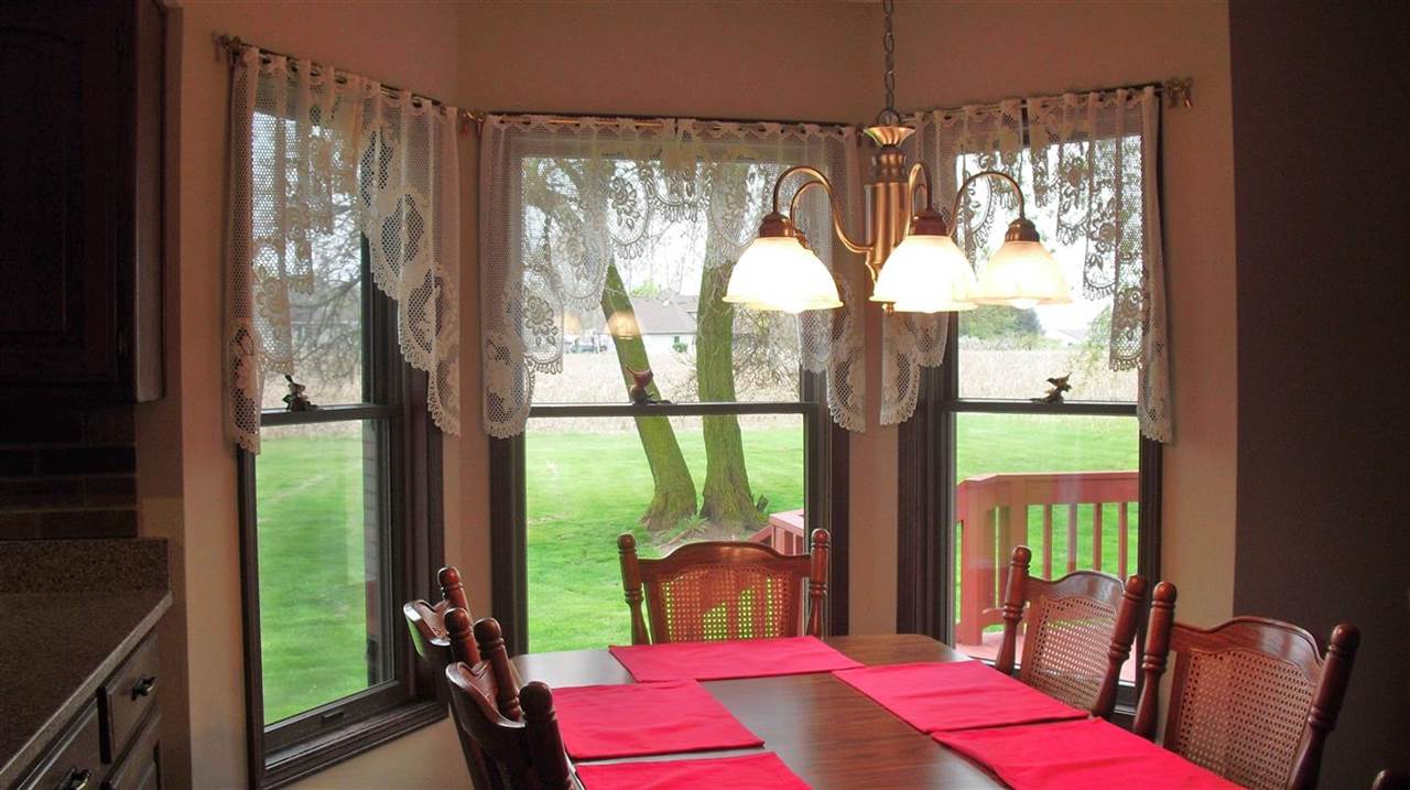 4527 E Fox Run Dr, Syracuse, IN 46567 photo 7