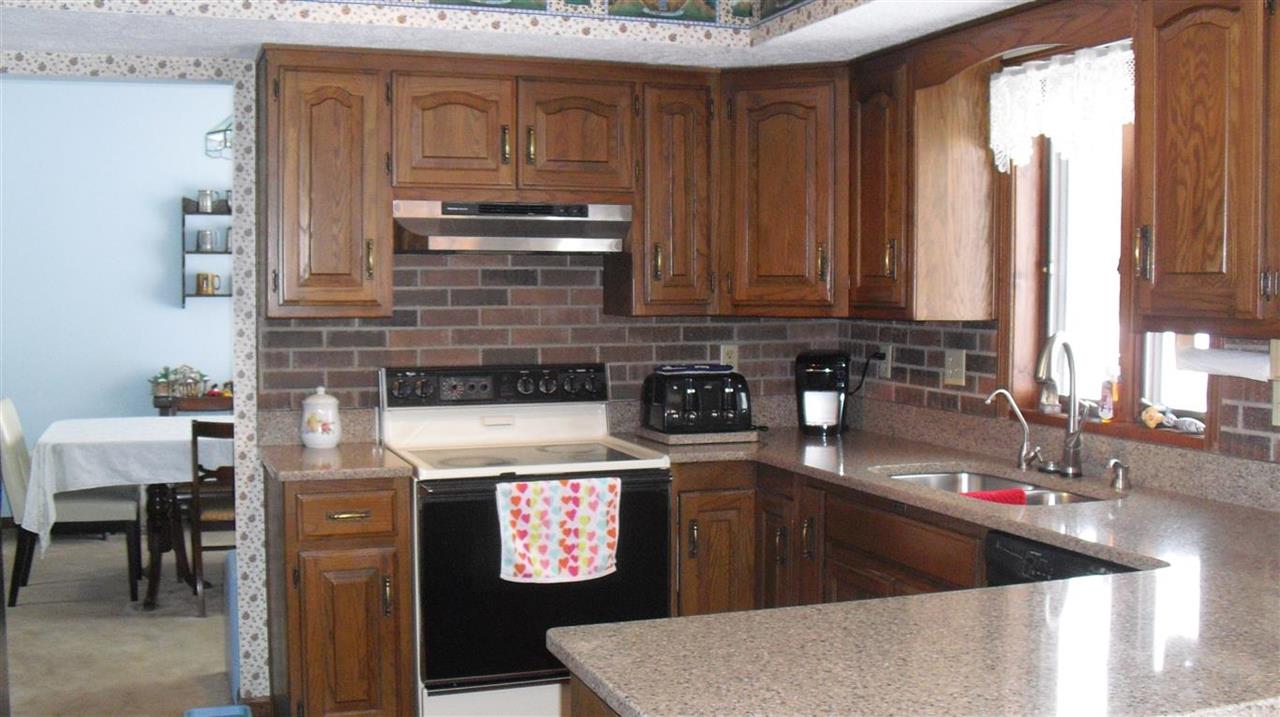 4527 E Fox Run Dr, Syracuse, IN 46567 photo 2