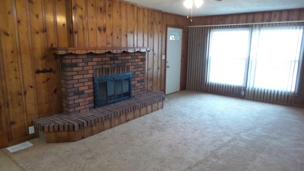 7 Daviess Dr, Washington, IN 47501 photo 2