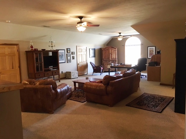 2020 E Doc Mitchell St, Bloomington, IN 47401 photo 33
