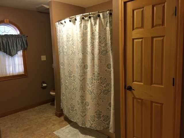 2020 E Doc Mitchell St, Bloomington, IN 47401 photo 32