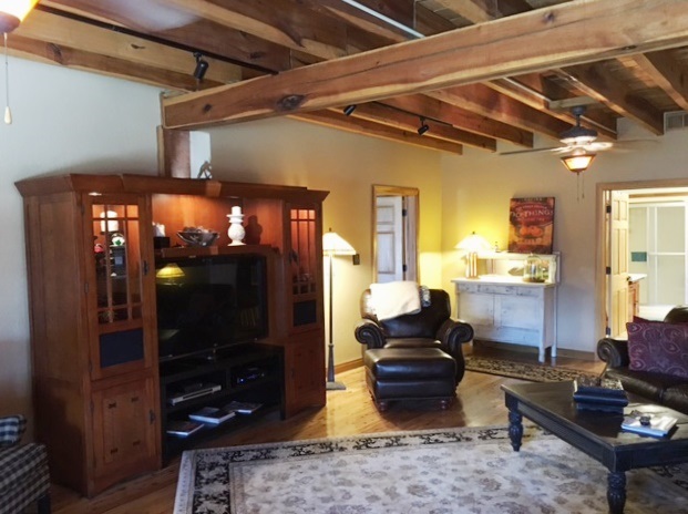 2020 E Doc Mitchell St, Bloomington, IN 47401 photo 6