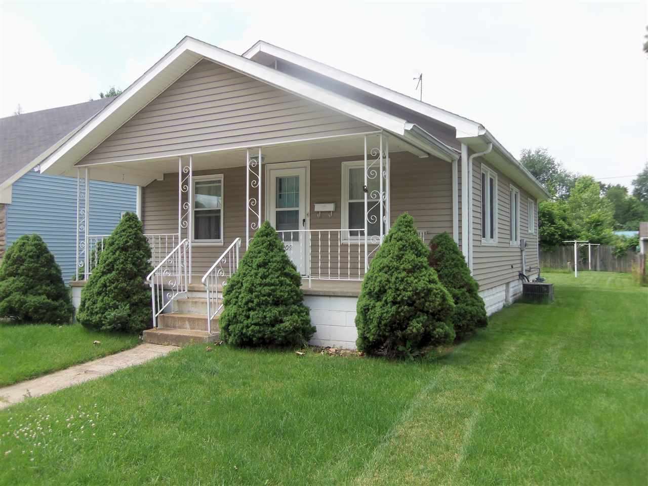 209 Orange Ave, Mishawaka, IN 46544 photo 1