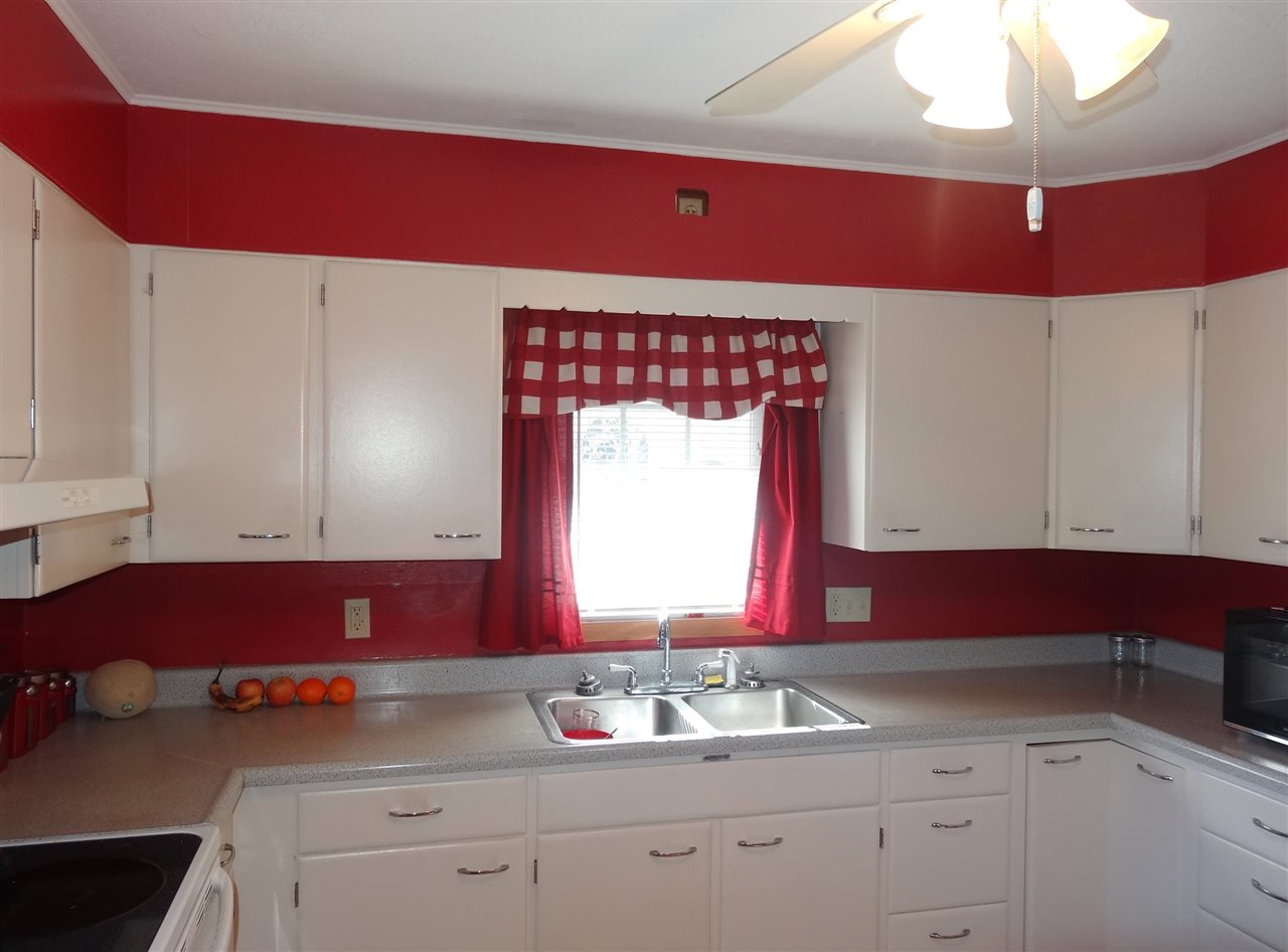 1014 E 32nd St, Marion, IN 46953 photo 4