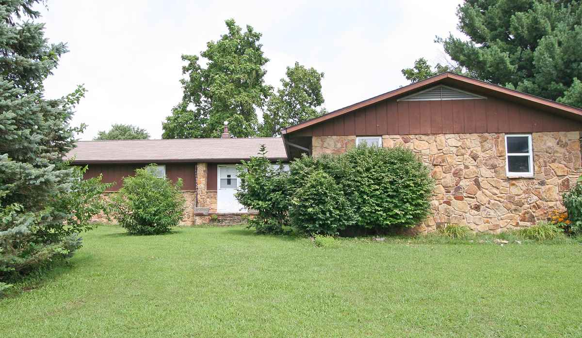2448 N Smith Pike, Bloomington, IN 47404 photo 2