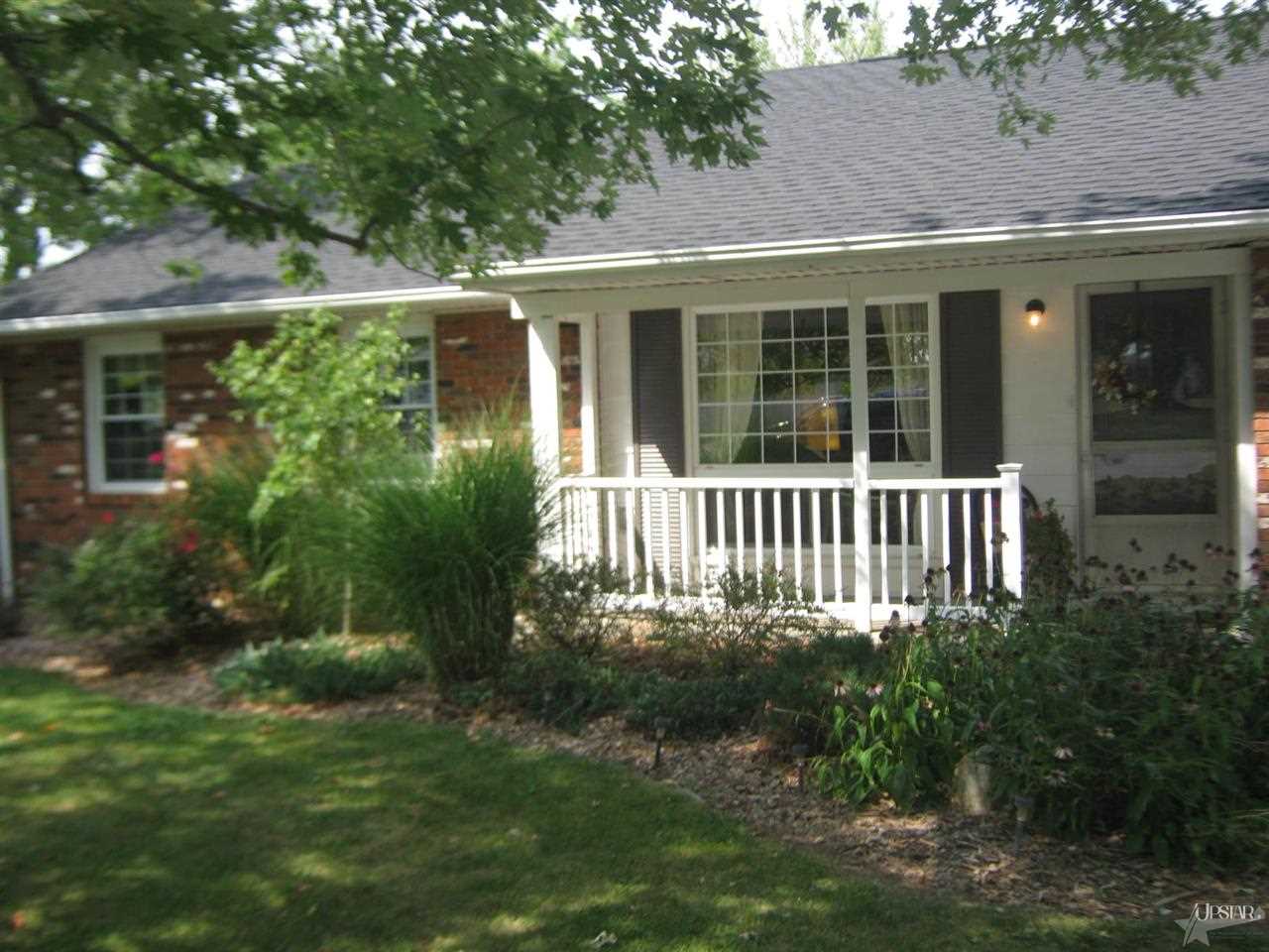 303 Hillcrest Rd, Bluffton, IN 46714 photo 2
