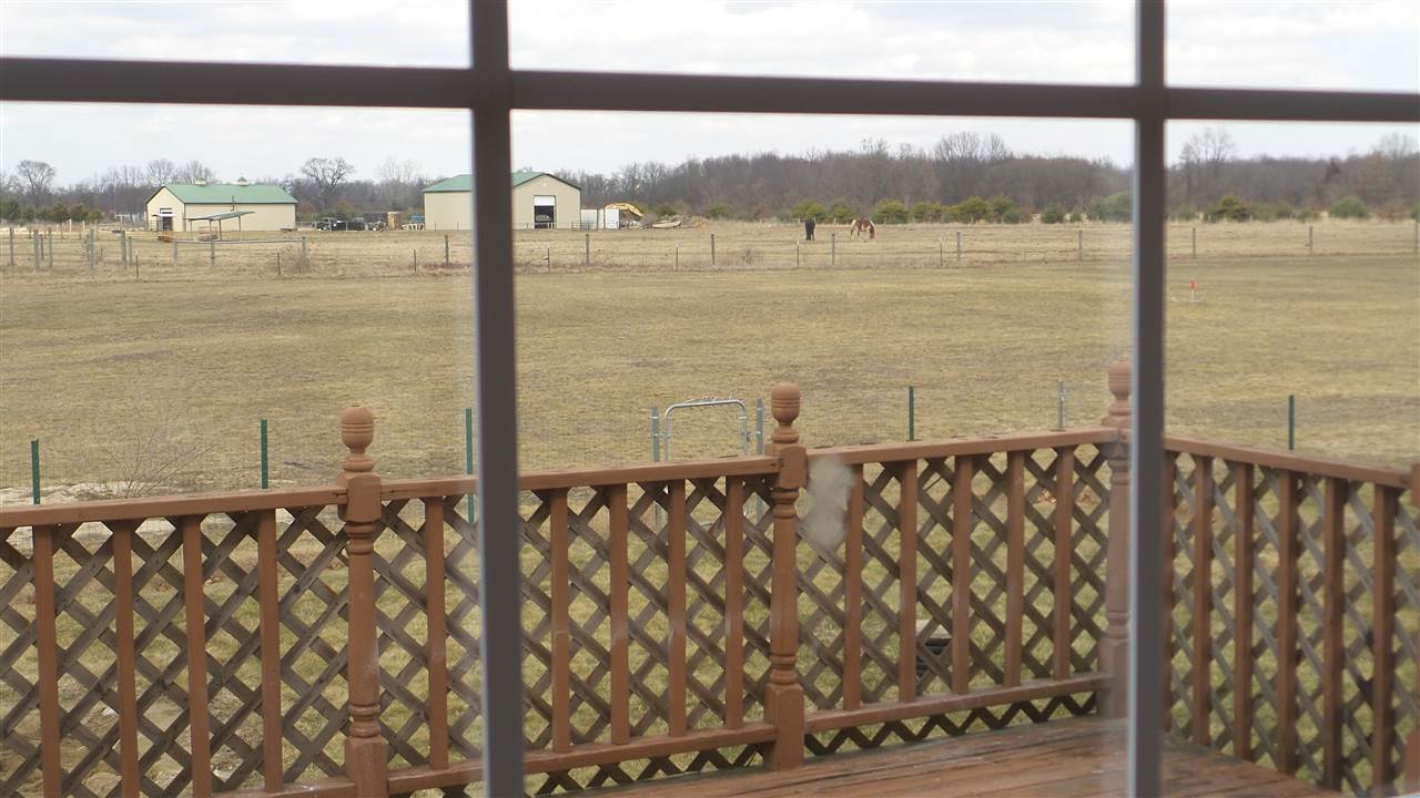 30795 Charla Ln, Osceola, IN 46561 photo 10