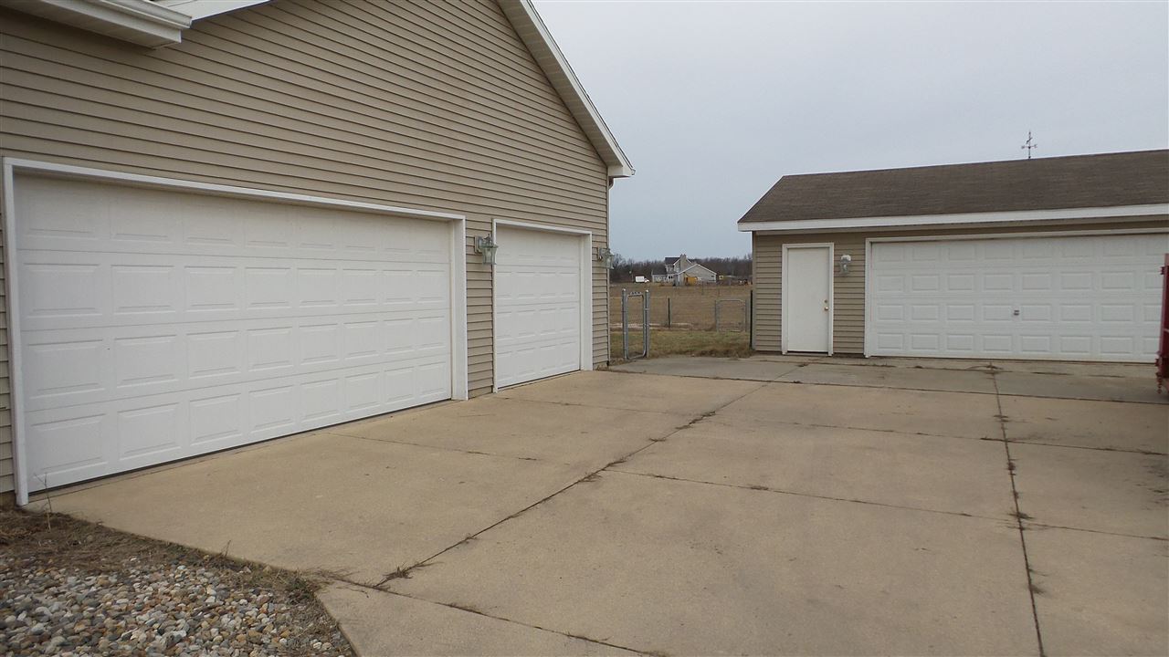 30795 Charla Ln, Osceola, IN 46561 photo 7