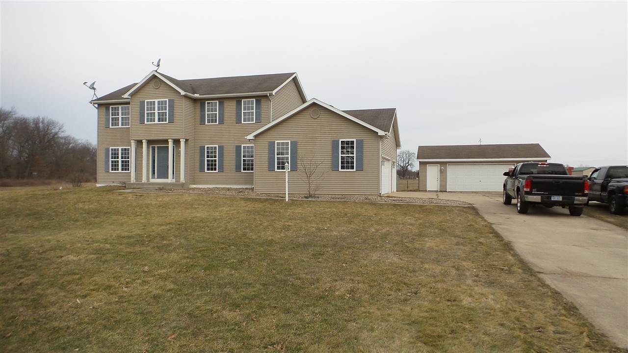 30795 Charla Ln, Osceola, IN 46561 photo 2