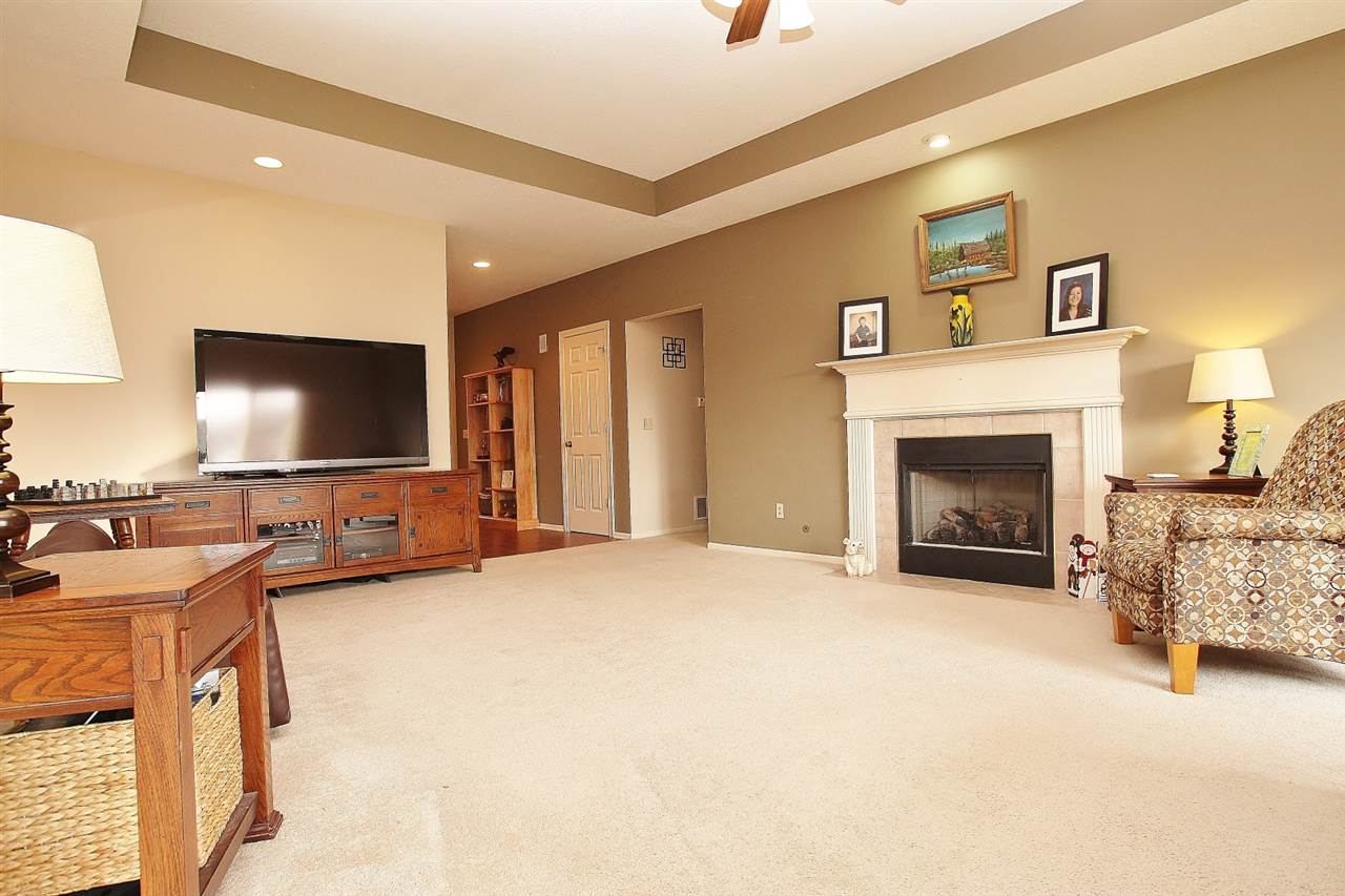 2013 Jonathan St, Kendallville, IN 46755 photo 11