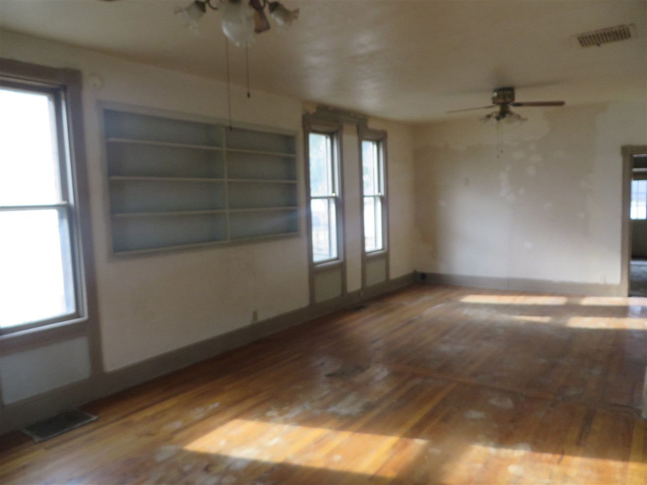 320 E 5th St, Peru, IN 46970 photo 4