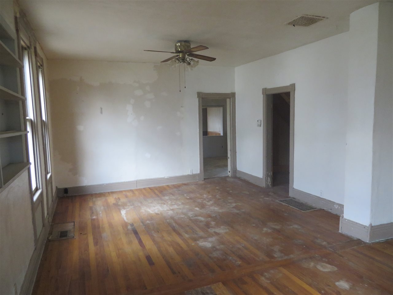 320 E 5th St, Peru, IN 46970 photo 5