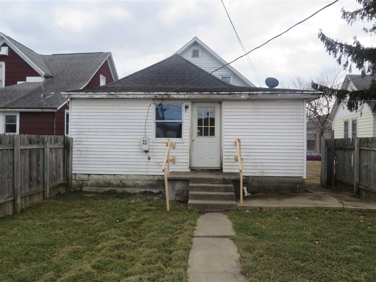 320 E 5th St, Peru, IN 46970 photo 2
