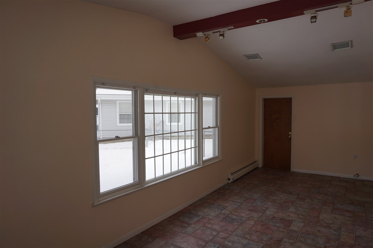 222 W Crown Ln, Fort Wayne, IN 46807 photo 6