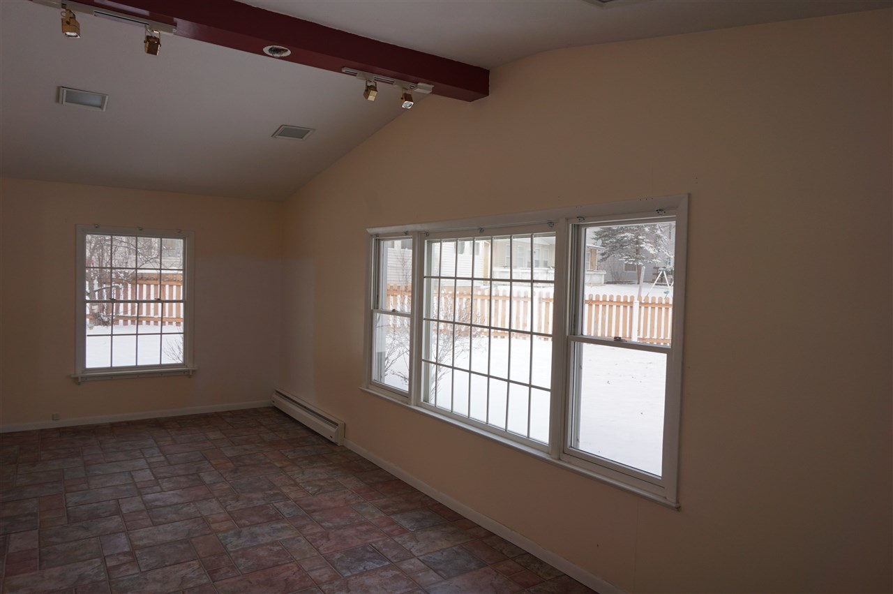 222 W Crown Ln, Fort Wayne, IN 46807 photo 5