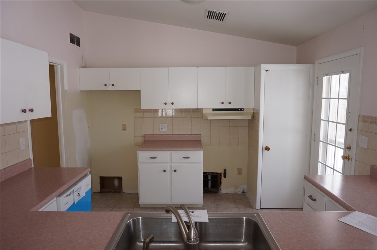 222 W Crown Ln, Fort Wayne, IN 46807 photo 4