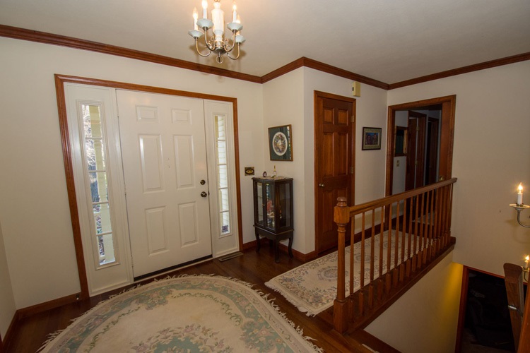 10560 Red Pine Dr, Granger, IN 46530 photo 3
