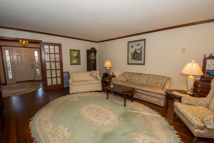 10560 Red Pine Dr, Granger, IN 46530 photo 6