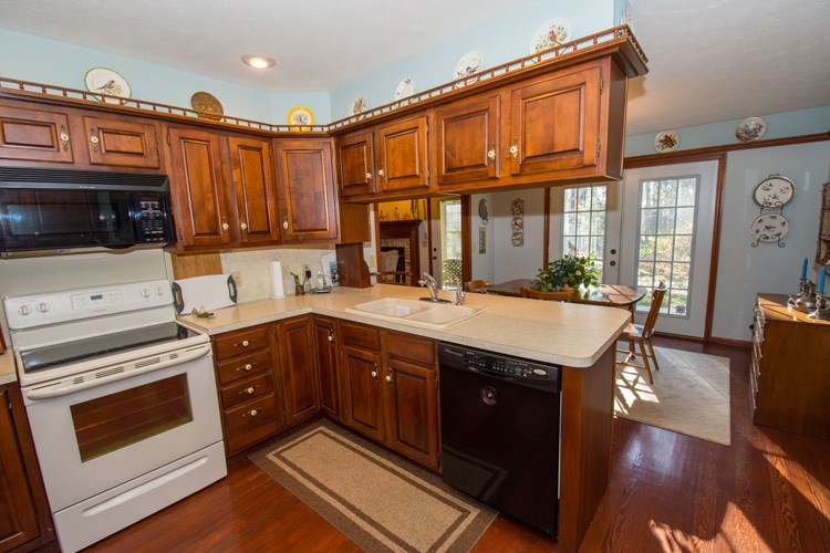 10560 Red Pine Dr, Granger, IN 46530 photo 10