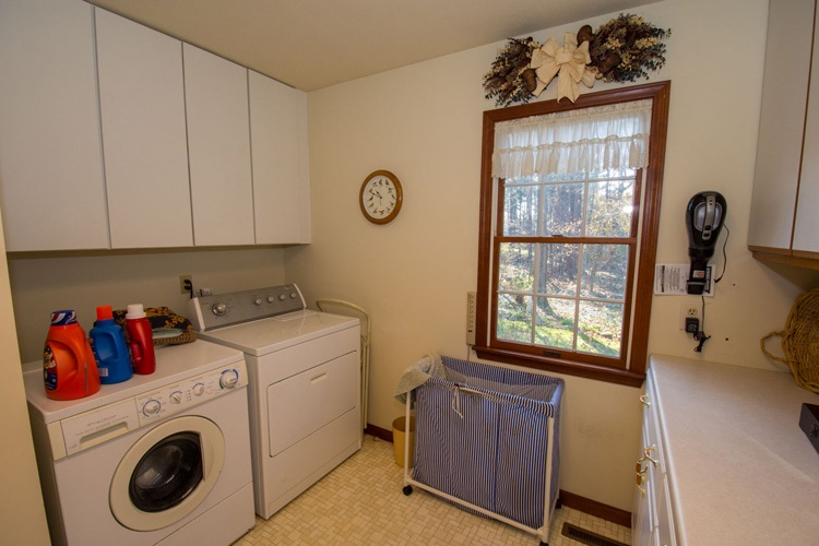 10560 Red Pine Dr, Granger, IN 46530 photo 14