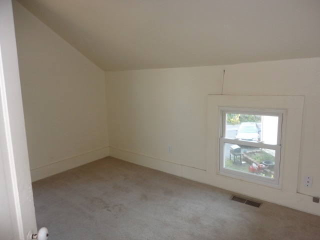 303 Whitelock St, Huntington, IN 46750 photo 9