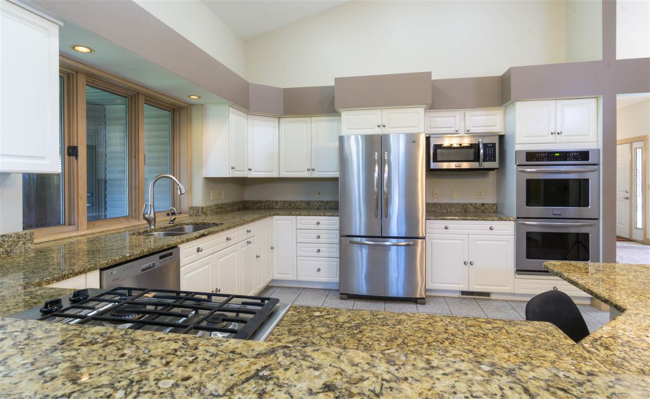 51827 Pebble Brooke Dr, Granger, IN 46530 photo 9