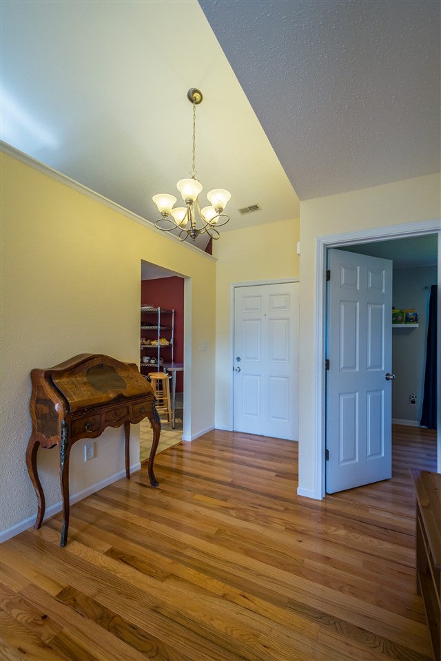 1567 W Leighton Ln, Bloomington, IN 47403 photo 4