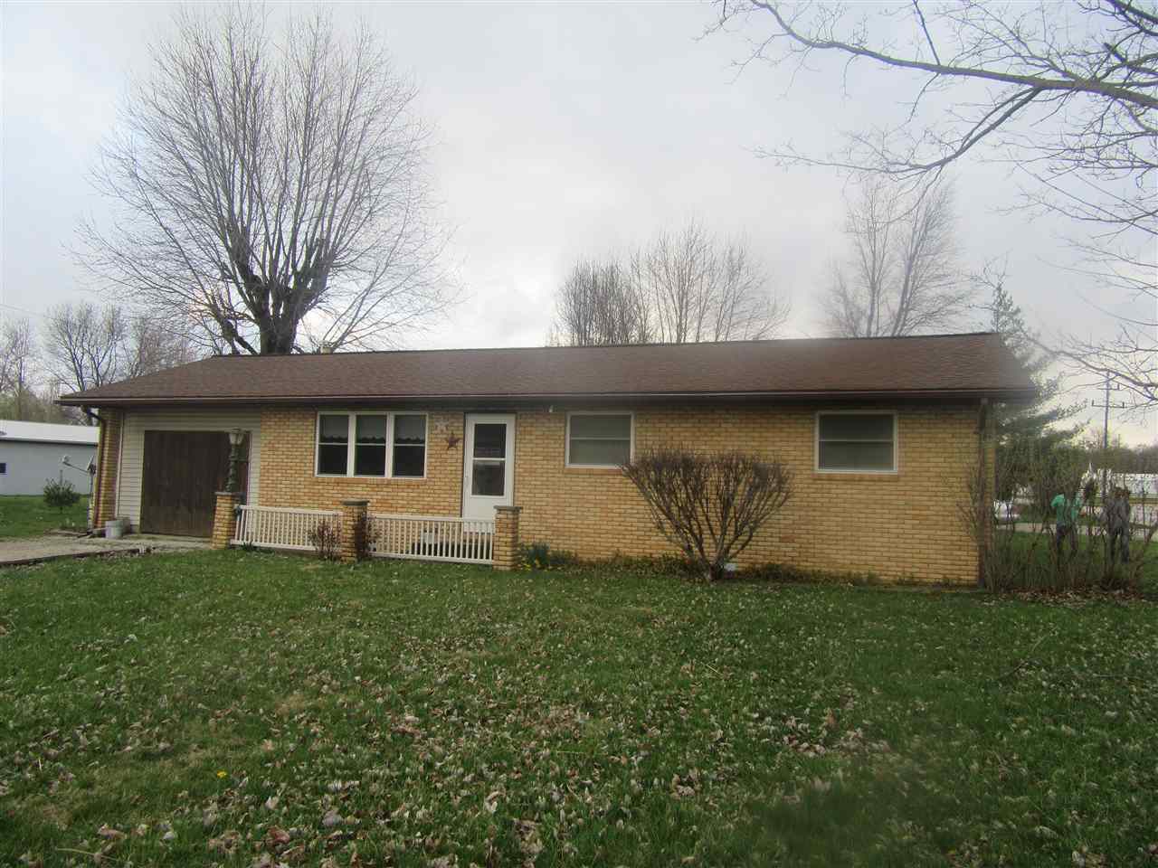 124 E Burrell, Odon, IN 47562 photo 1