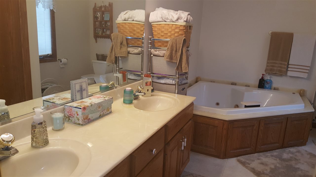 2210 S 460 E, Lagrange, IN 46761 photo 16