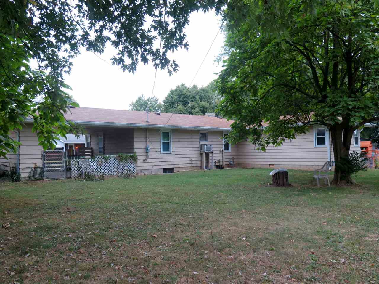 1314 W Brook St, Mitchell, IN 47446 photo 2