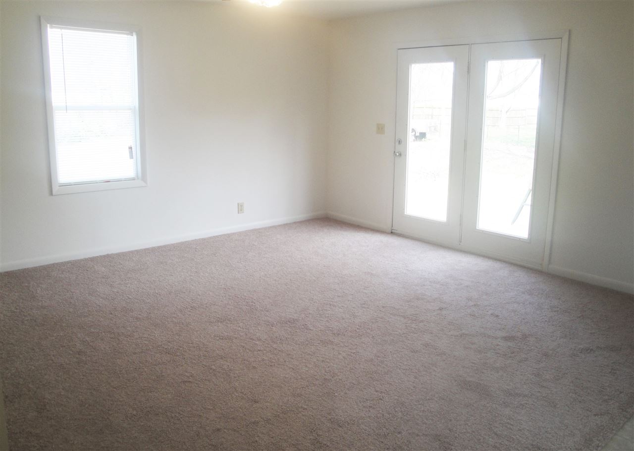 210 S Kentucky Ave, Chandler, IN 47610 photo 11
