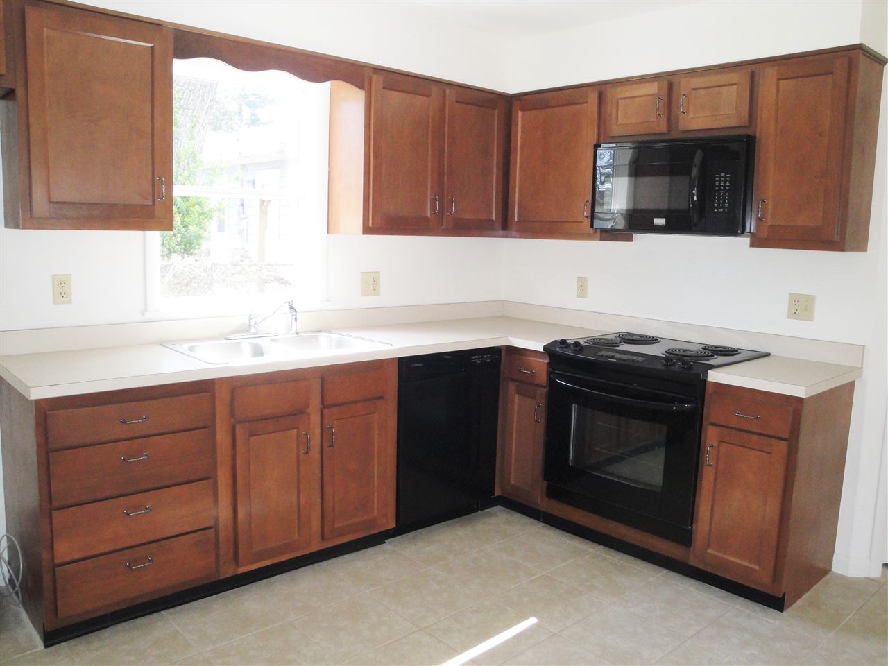 210 S Kentucky Ave, Chandler, IN 47610 photo 3