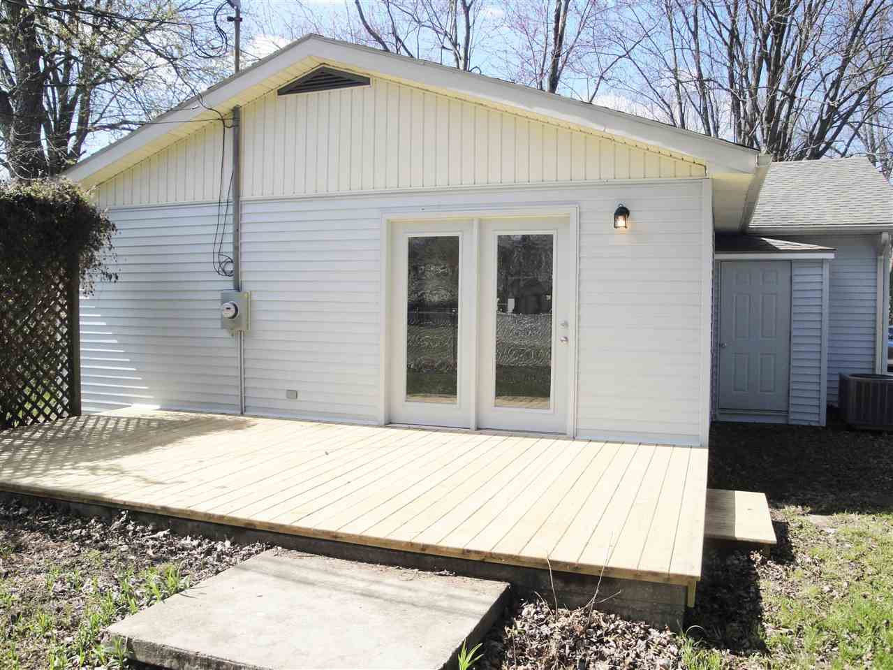 210 S Kentucky Ave, Chandler, IN 47610 photo 2