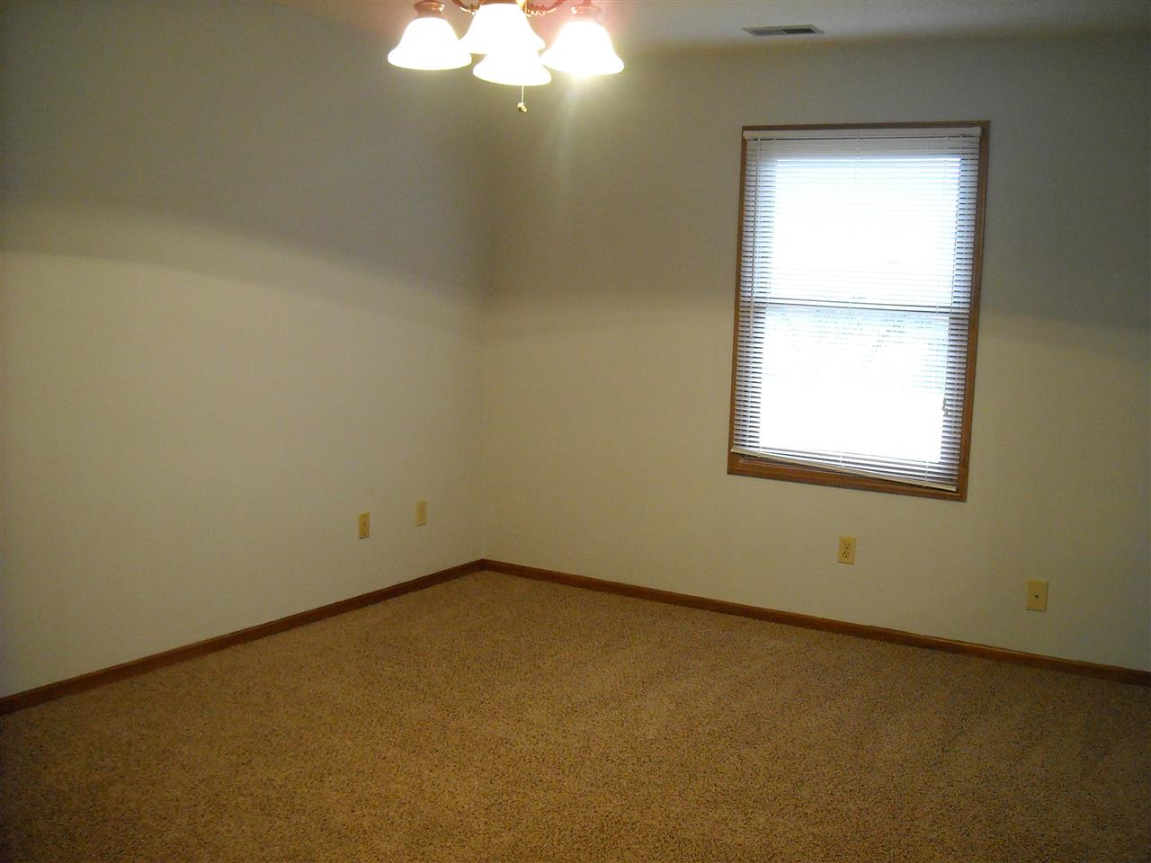 4709 Strathdon Dr, Fort Wayne, IN 46816 photo 7