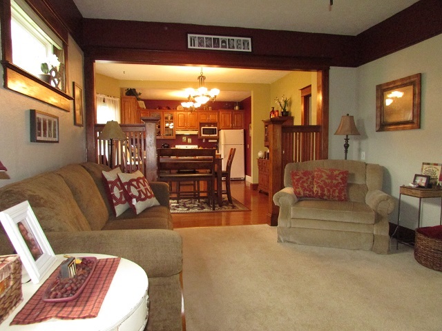 404 Earl St, Chalmers, IN 47929 photo 2