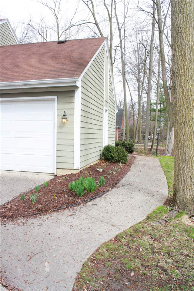 10821 Countrywood Trl, Fort Wayne, IN 46845 photo 33