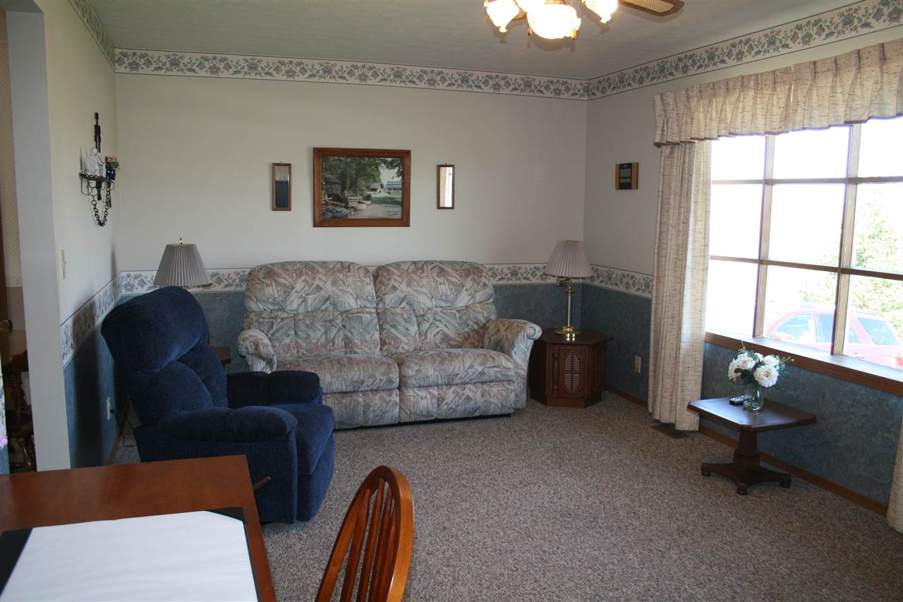 209 Candlelight Ln, Oolitic, IN 47451 photo 4