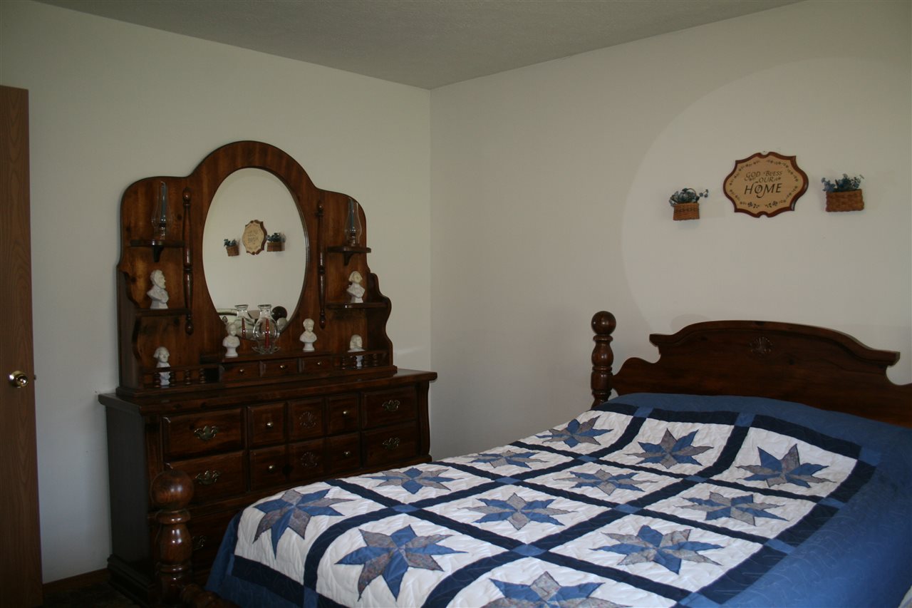 209 Candlelight Ln, Oolitic, IN 47451 photo 10