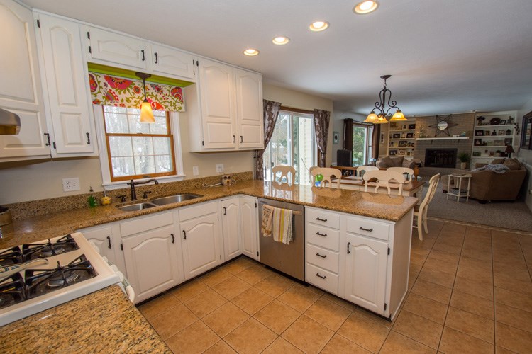 52110 Arrowhead Cir, Granger, IN 46530 photo 10
