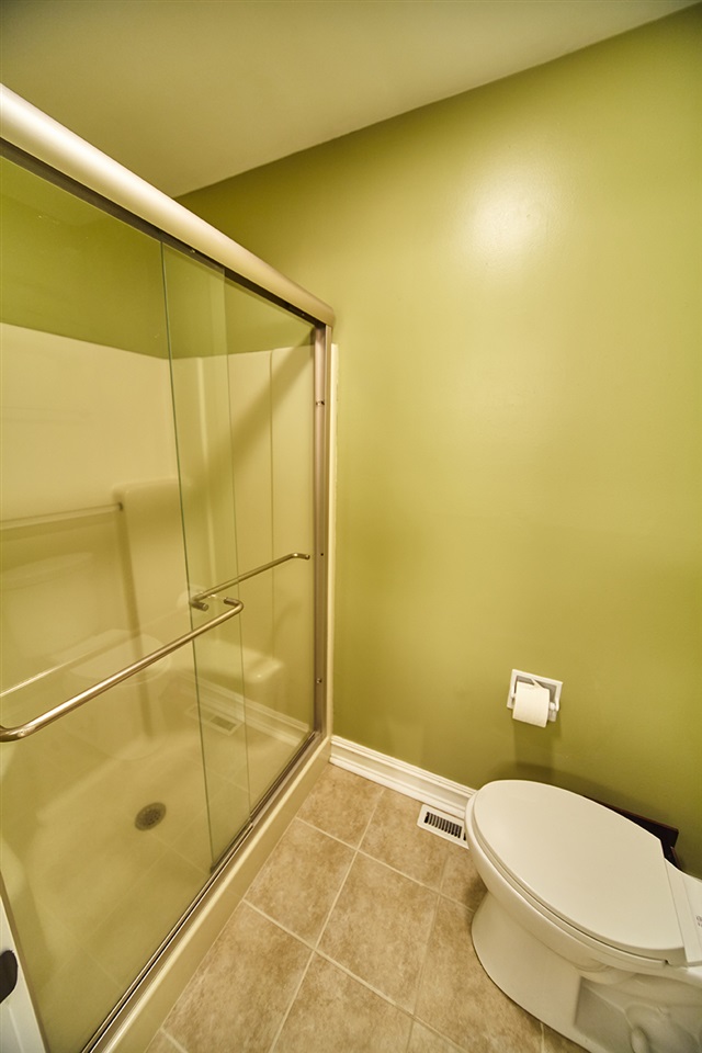 1406 Baron Ct, Auburn, IN 46706 photo 23