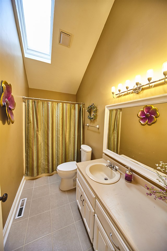 1406 Baron Ct, Auburn, IN 46706 photo 24