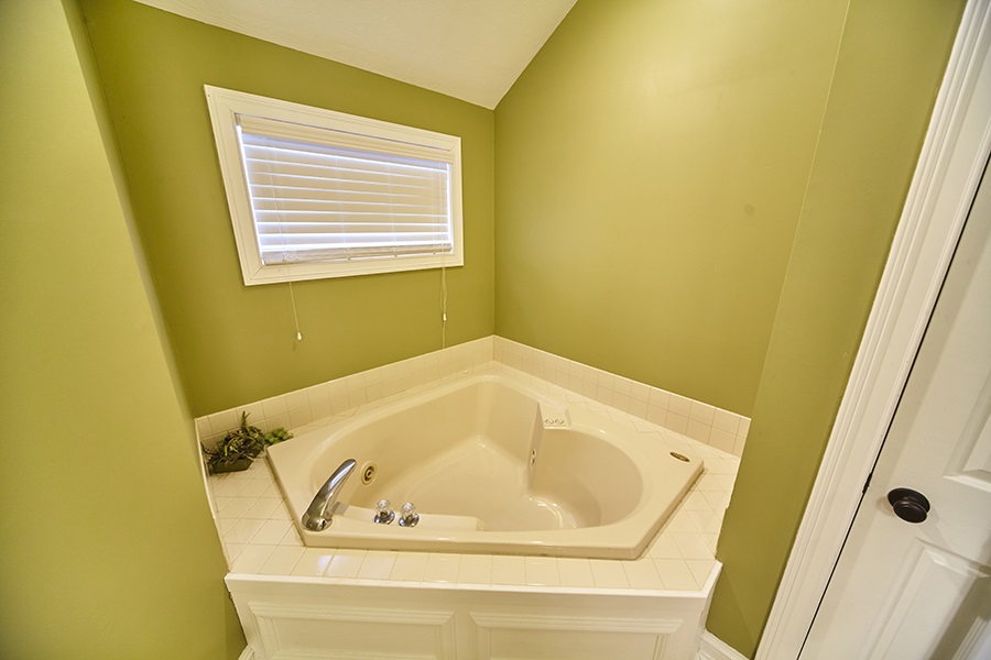 1406 Baron Ct, Auburn, IN 46706 photo 22