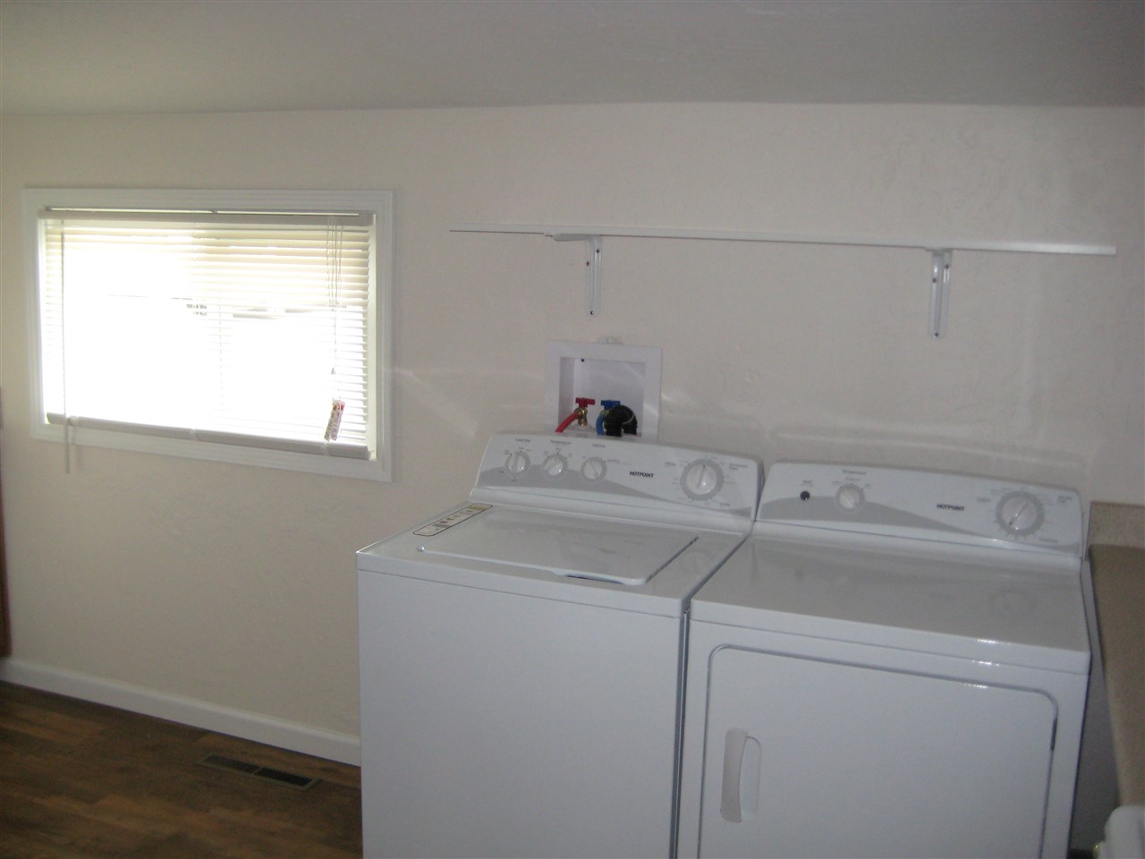 900 W Maple St, Waterloo, IN 46793 photo 14