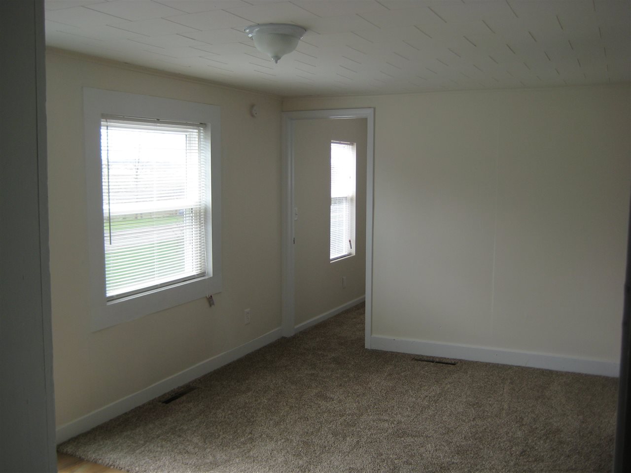 900 W Maple St, Waterloo, IN 46793 photo 8